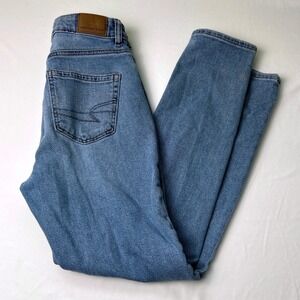 American Eagle Women High Rise Mom Jean Light Blue Size 0 Distressed Stretch